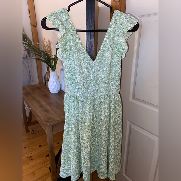 Floral Backless Ruffle Sleeve Dress - Picture 3 of 4